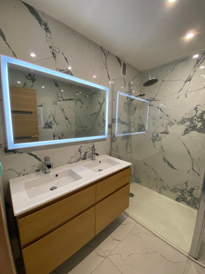 Le Royal, Spacious Seaside Apartment Rooftop And Pool Nice Bagian luar foto